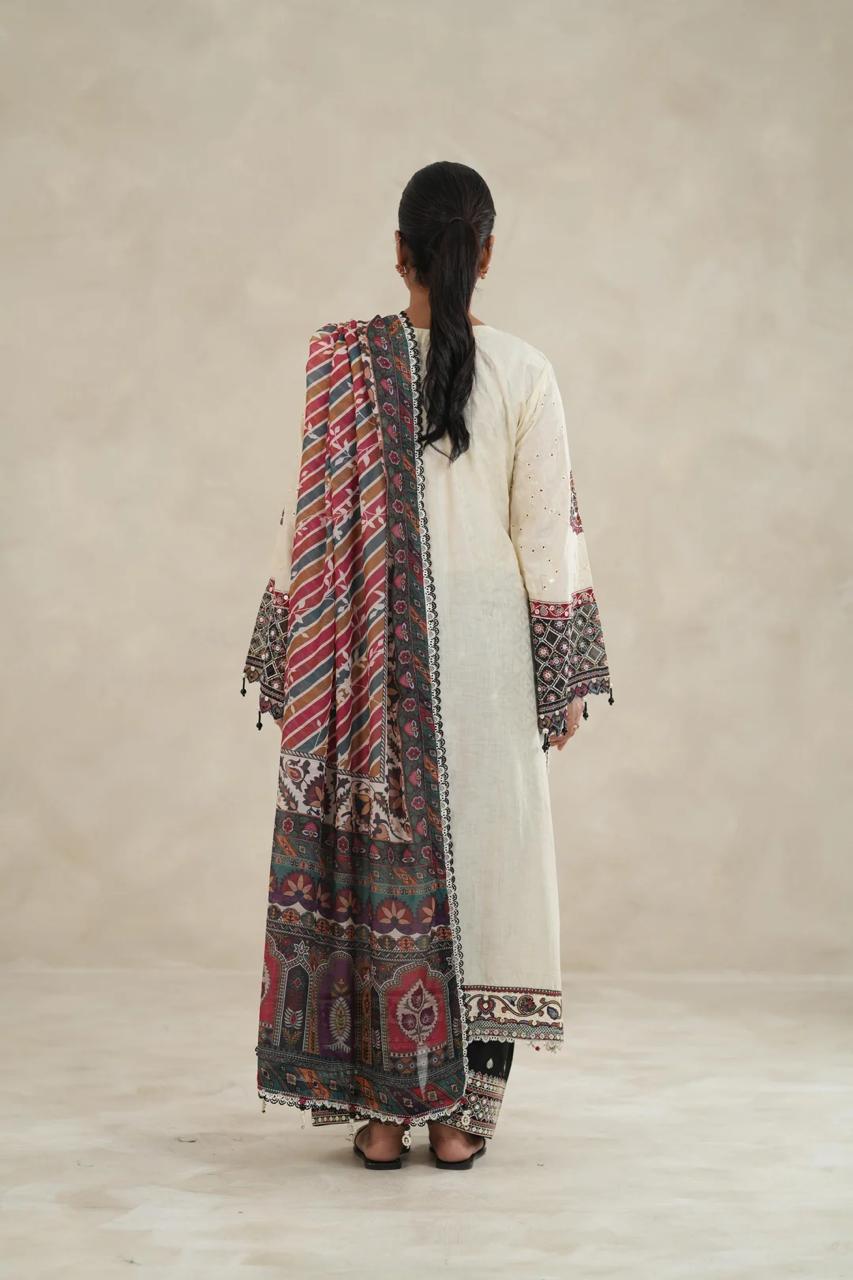 Jazmin Off-White Embroidered 3PC Unstitched Lawn Suit | D#2939