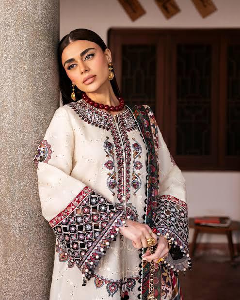 Jazmin Off-White Embroidered 3PC Unstitched Lawn Suit | D#2939