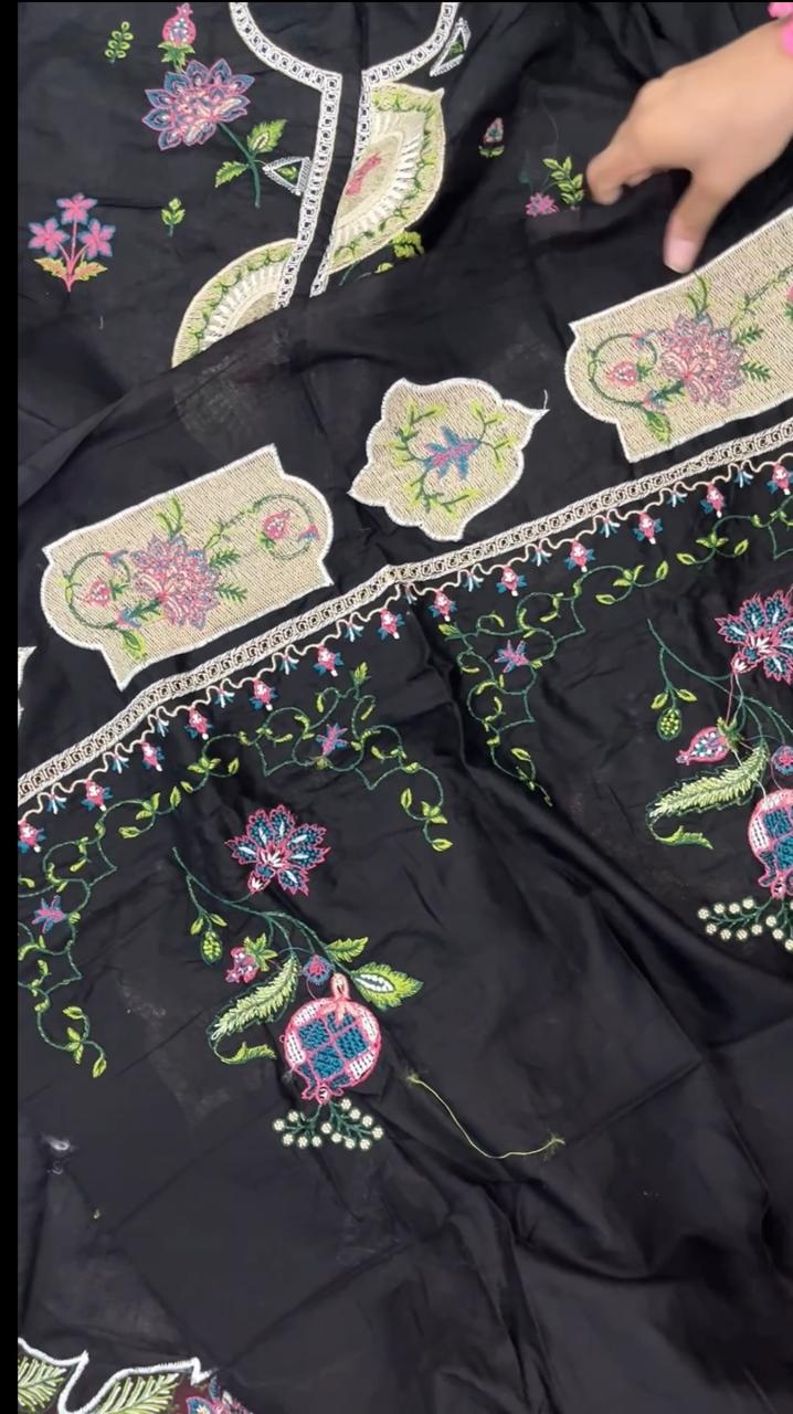 Maryam Nawaz Black Embroidered Lawn 3-Piece Unstitched Suit | D-2939