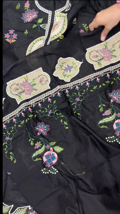 Maryam Nawaz Black Embroidered Lawn 3-Piece Unstitched Suit | D-2939